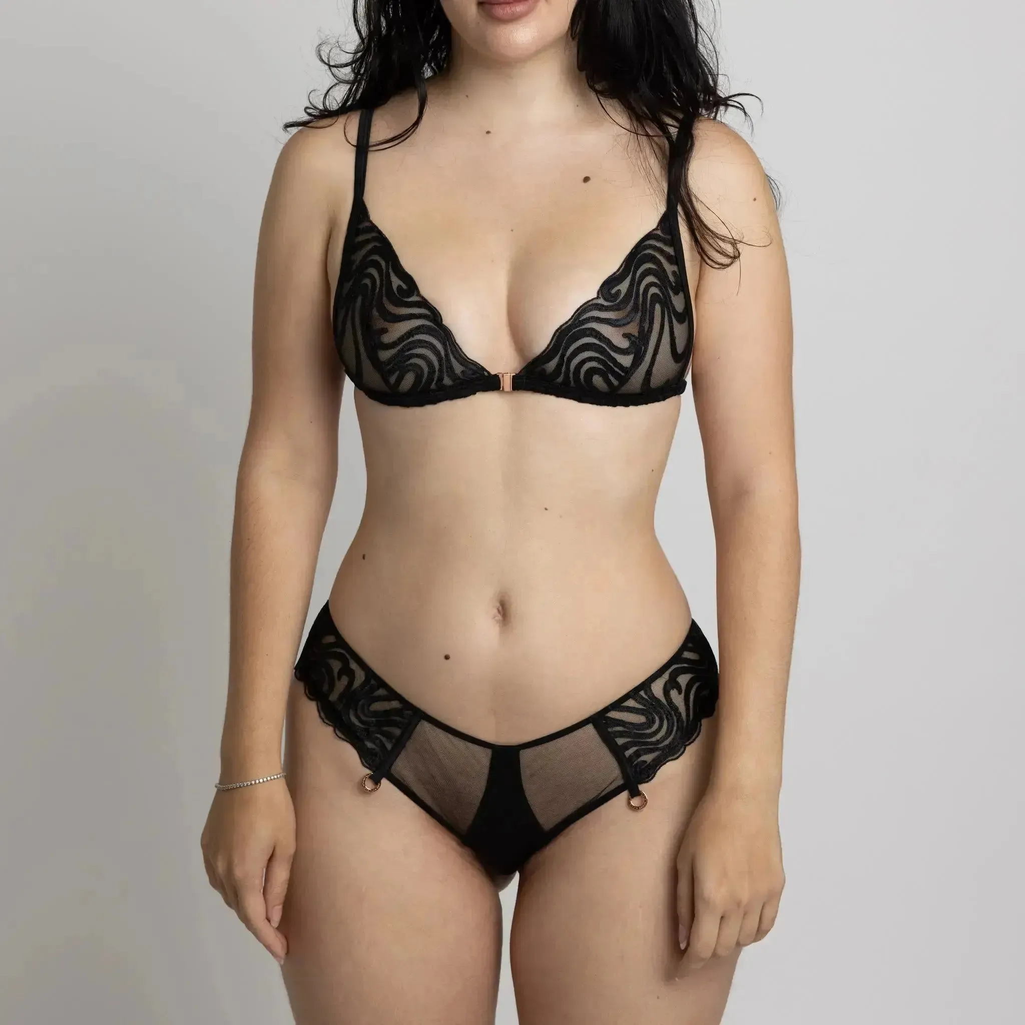 Echo Triangle Bralette Black