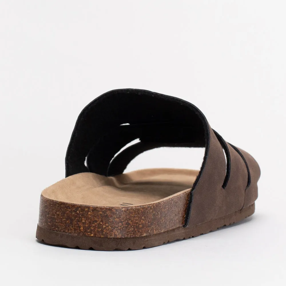 Mancini Strap Footbed Sandal _ 154339