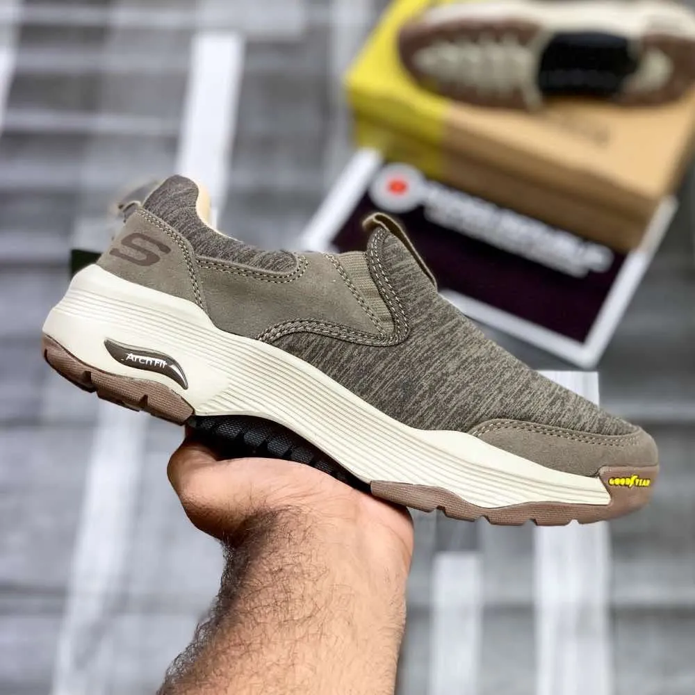 Skecherrs Archfitt Slip-In "Natural Brown"